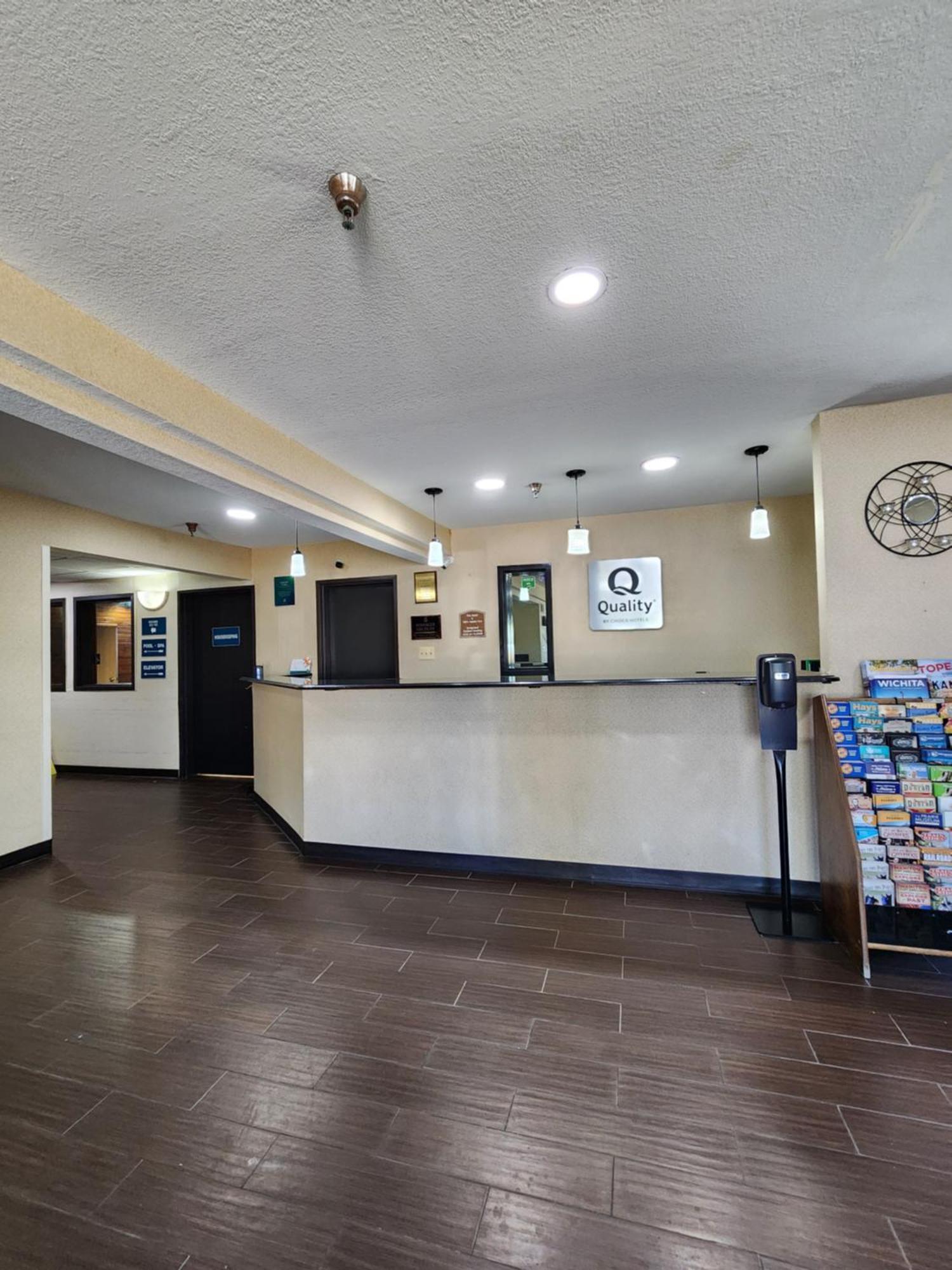 Quality Inn I-70 At Wanamaker Topeka Exterior foto