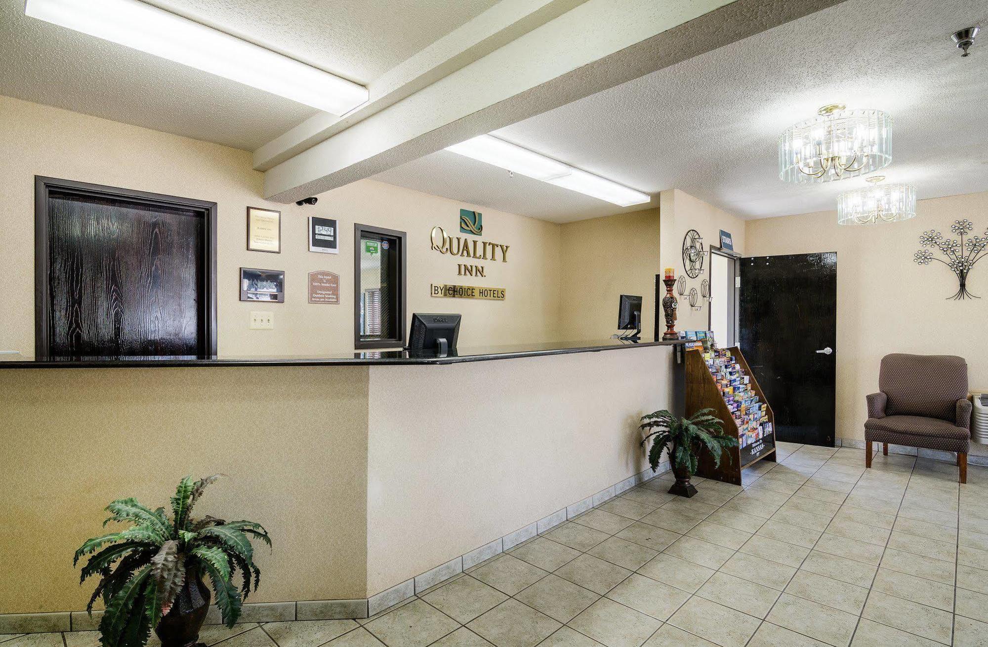 Quality Inn I-70 At Wanamaker Topeka Exterior foto